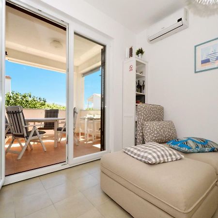 4 Us Appartement Rogoznica  Buitenkant foto