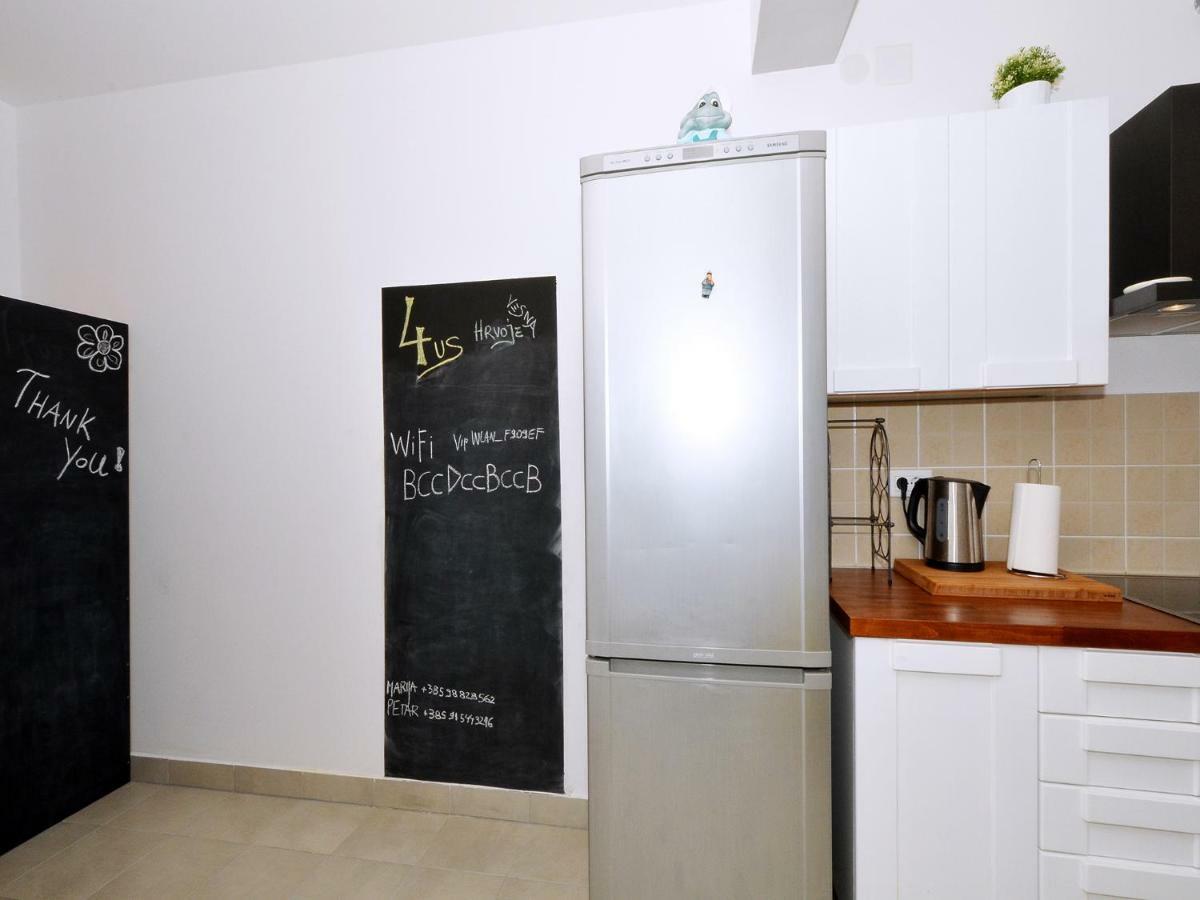4 Us Appartement Rogoznica  Buitenkant foto