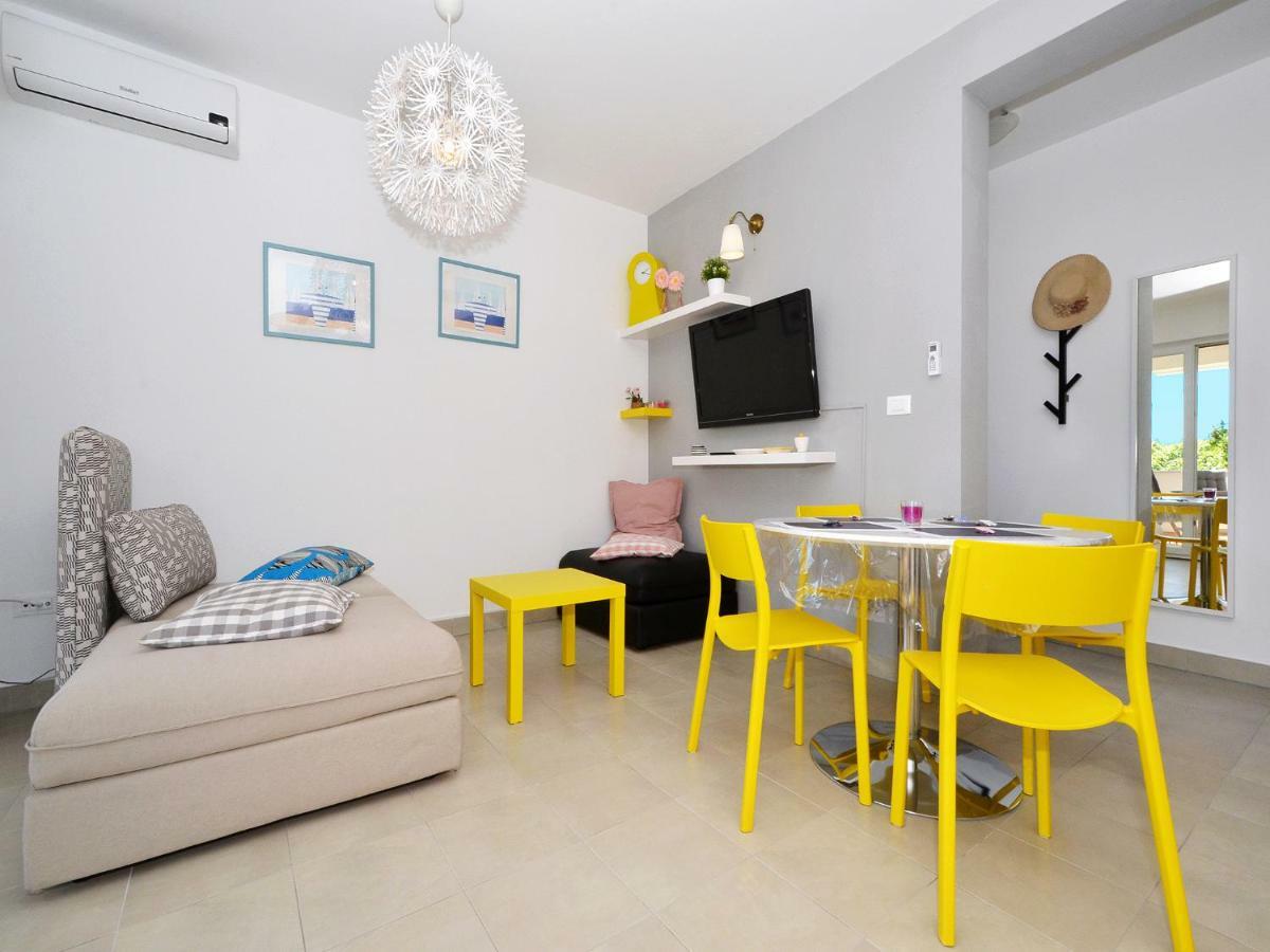 4 Us Appartement Rogoznica  Buitenkant foto
