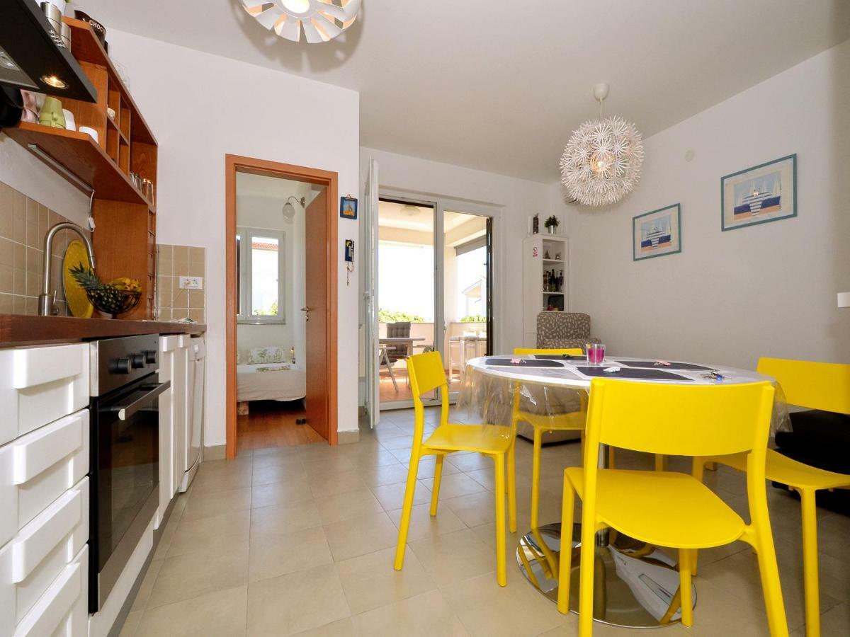 4 Us Appartement Rogoznica  Buitenkant foto