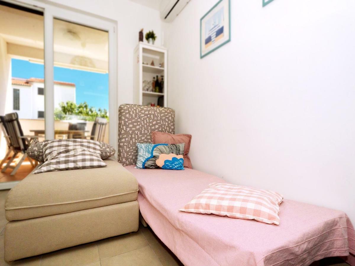 4 Us Appartement Rogoznica  Buitenkant foto
